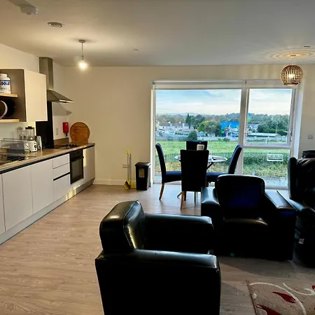 Homestay Double Bed With Private Bath In 2bhk -dublin 15 Hartstown